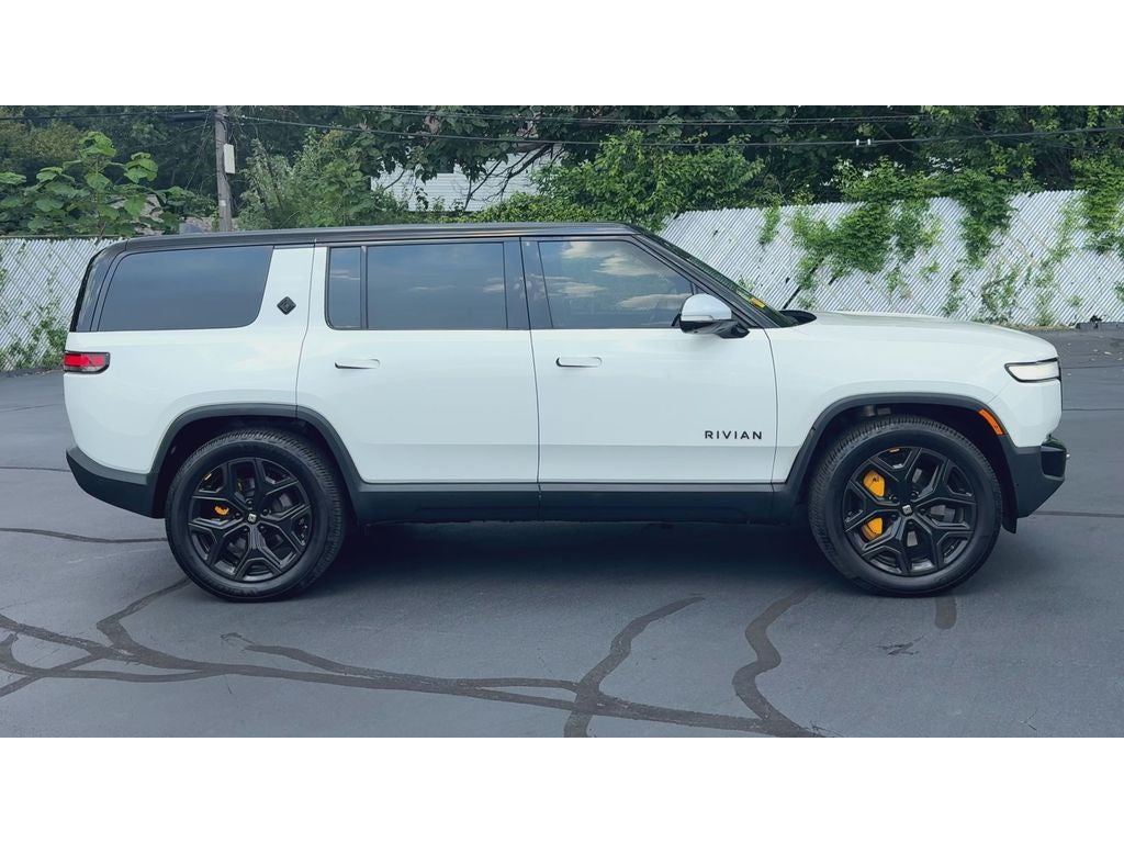 2022 Rivian R1S Adventure