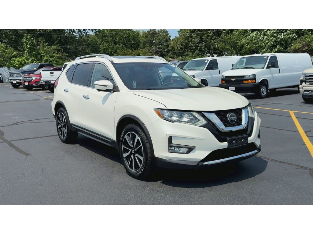 Used 2018 Nissan Rogue SL with VIN JN8AT2MV6JW352418 for sale in Florissant, MO