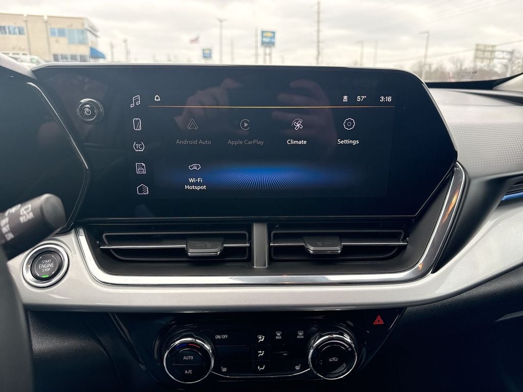 2025 Chevrolet Trax LT