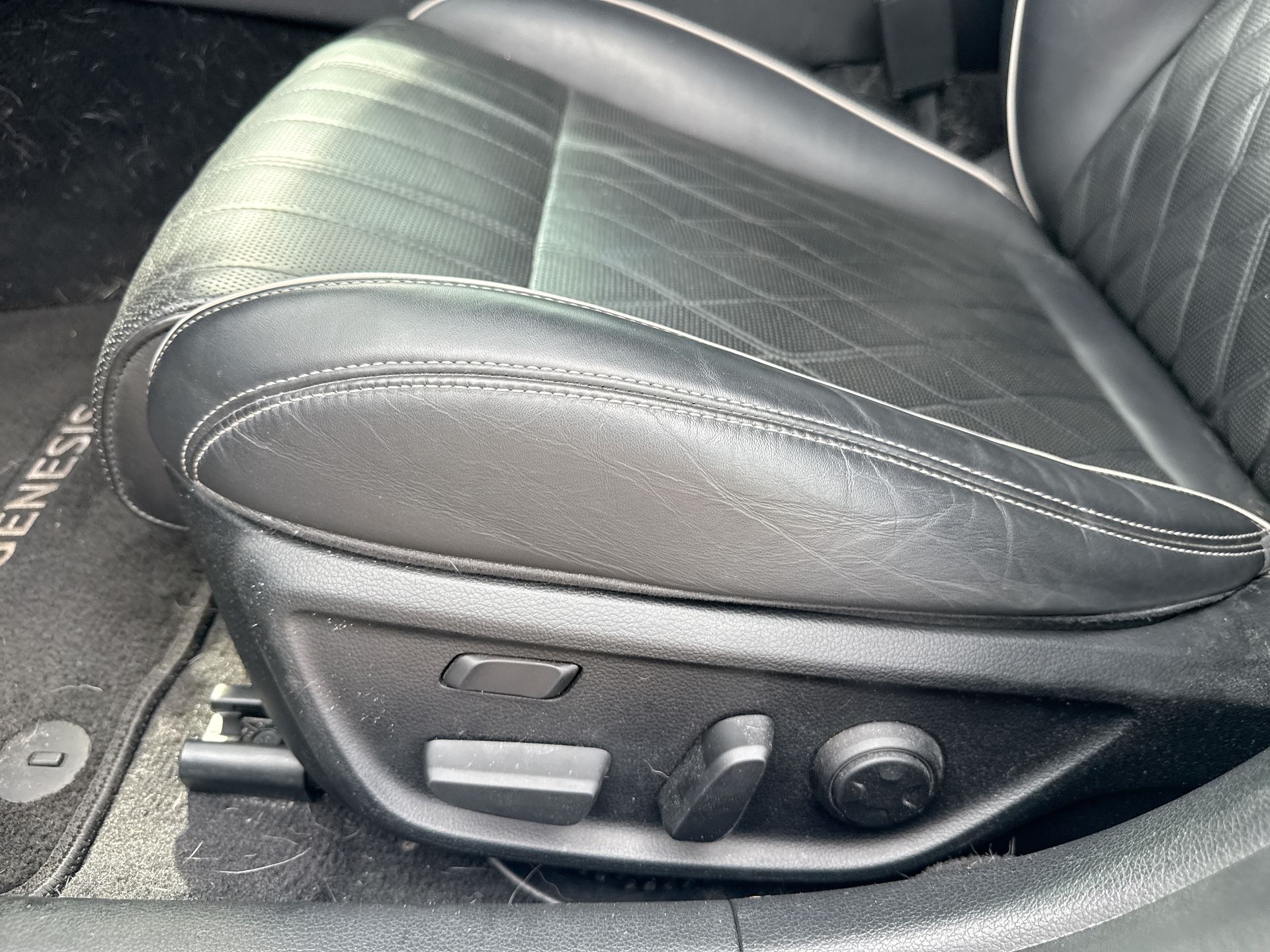 2020 Genesis G70 2.0T AWD