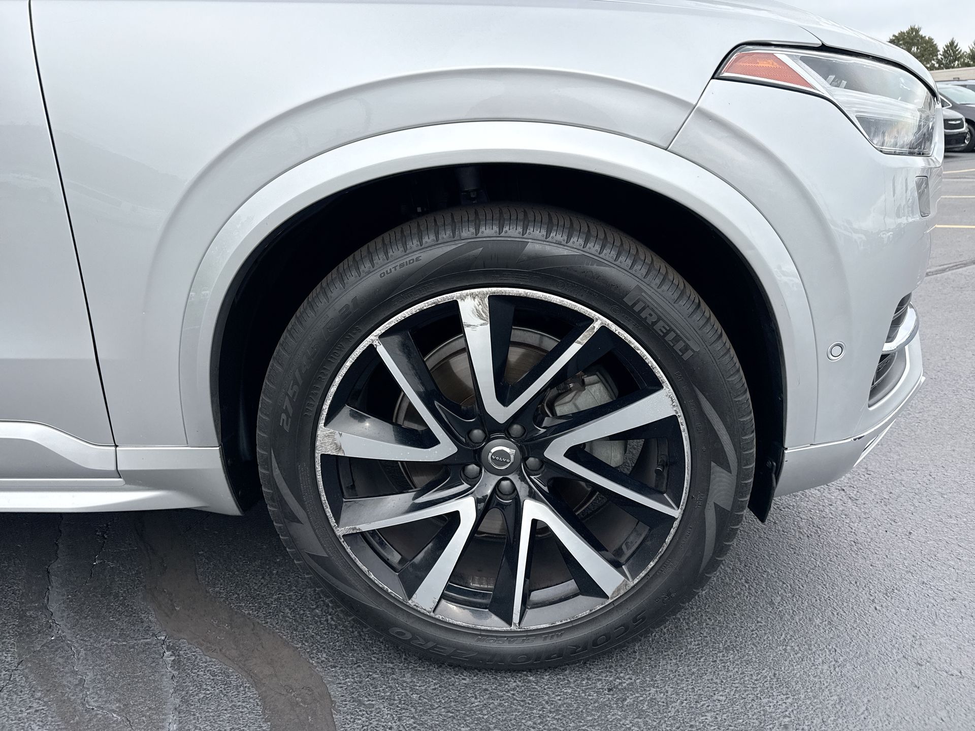 2019 Volvo XC90 Momentum