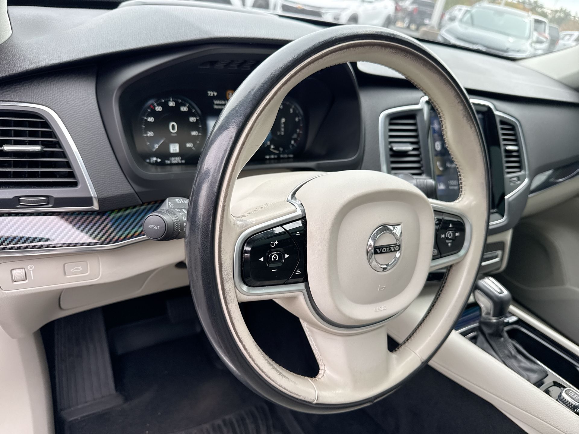2019 Volvo XC90 Momentum