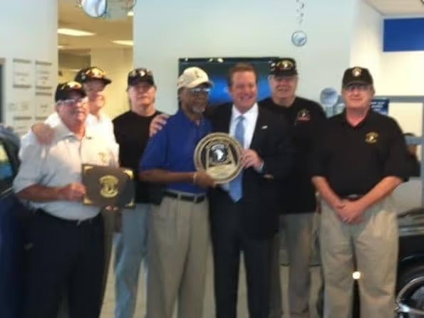 Missouri Gateway Chapter 101st Airborne Division honoring Johnny Londoff, Jr. for his dedication members of the Armed Forces.